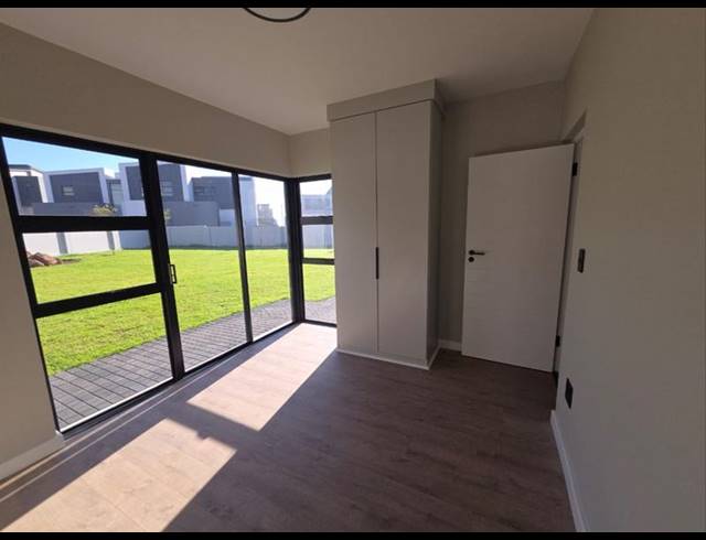 4 BEDROOM HOUSE FOR SALE IN MIDSTREAM HEIGHTS